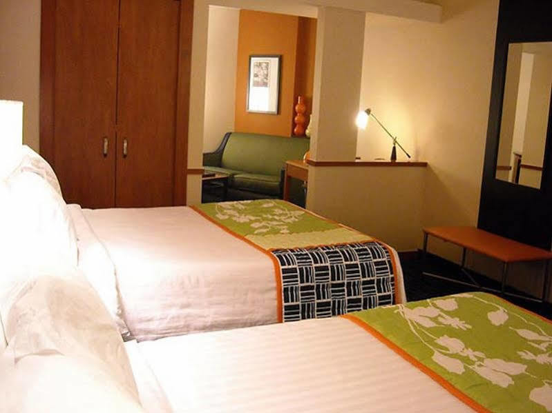 Fairfield Inn & Suites Columbia Quarto foto